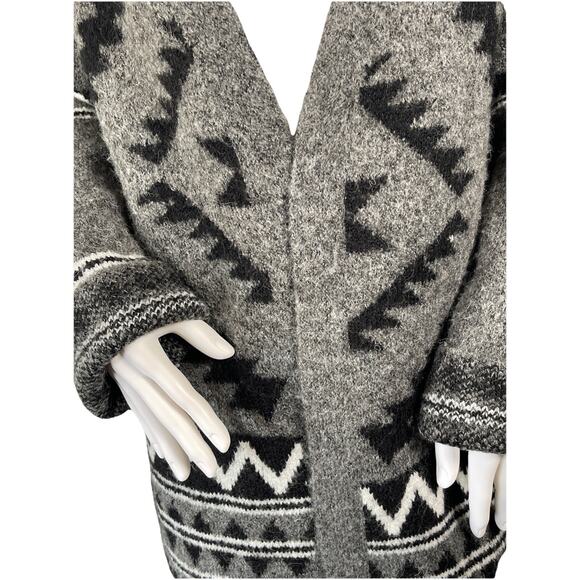 Tahari Women's Cardigan Sweater Southwestern Aztec Size Women’s L - Picture 2 of 8